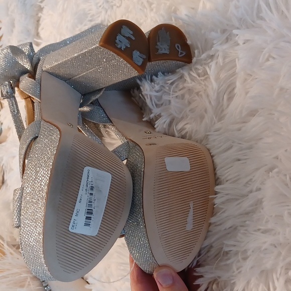 Antonio Melani Nicola bathie x Antonio Melani Lila Bow heels Silver 8M New - Picture 13 of 16